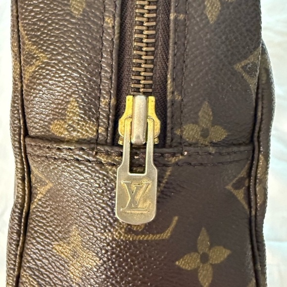Louis Vuitton clutch or toiletries bag authentic used - Picture 6 of 7